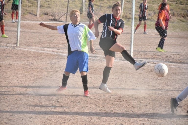 40 equipos se disputan el 9º Campeonato de Fútbol Femenino