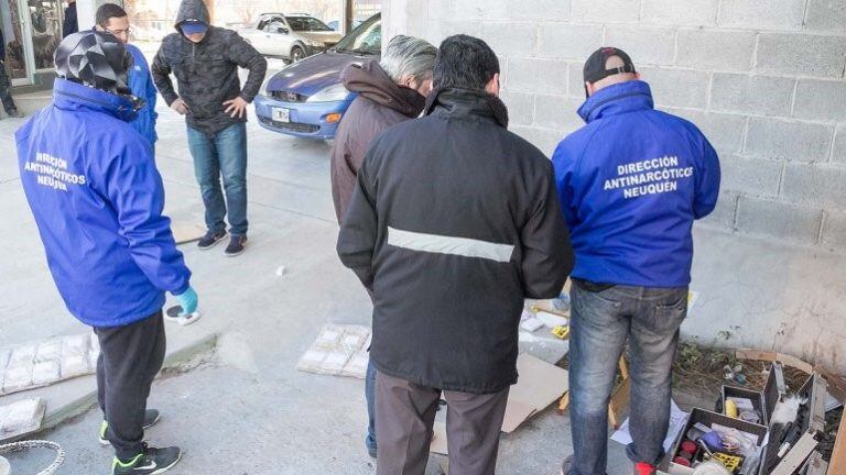 Encontraron 20 kilos de droga en la terminal de ómnibus de Cipolletti (lmneuquén)