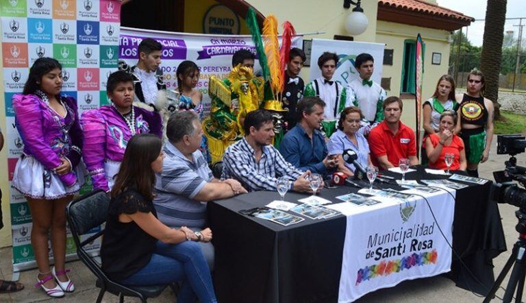 El Prado Español fue el escenario donde se llevó a cabo el anuncio de la Fiesta Provincial de los Corsos.