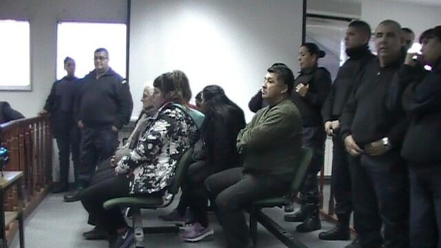 Familiares  y amigos de la joven asesinada se hicieron presentes en la audiencia.