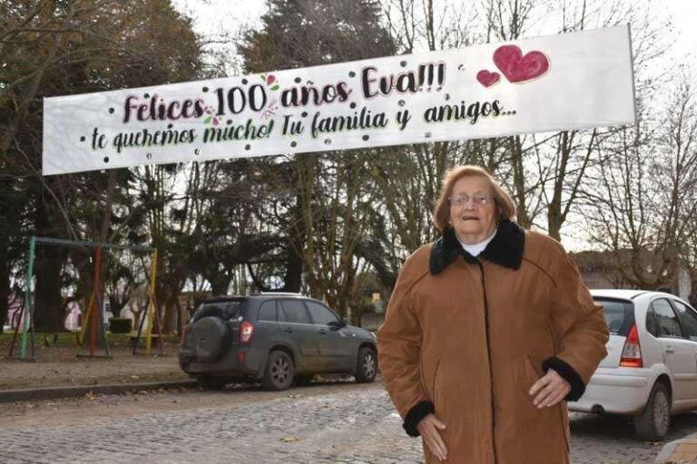 El pasacalles que le hicieron sus vecinos.