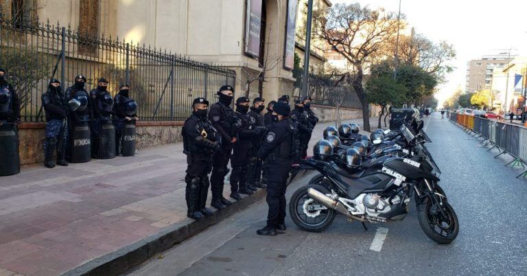 Marchan los choferes de UTA en Córdoba.