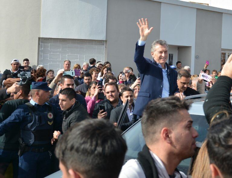 Luego de estar en Embalse, el presidente se dirigió hacia la localidad vecina de Los Cóndores.