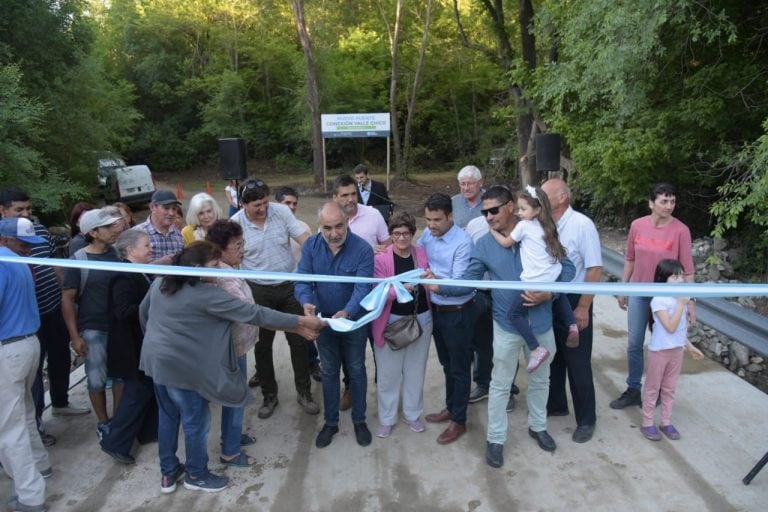 Alta Gracia: se inauguró el nuevo puente sobre el arroyo Los Paredones.