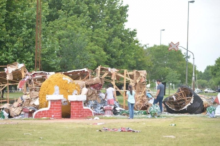 El homenaje a "Mi Pobre Angelito" totalmente destrozado (Foto: AGLP)