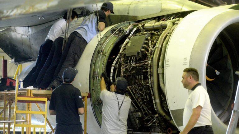 Ginette Long, mecánica de mantenimiento de aeronaves en Fadea.