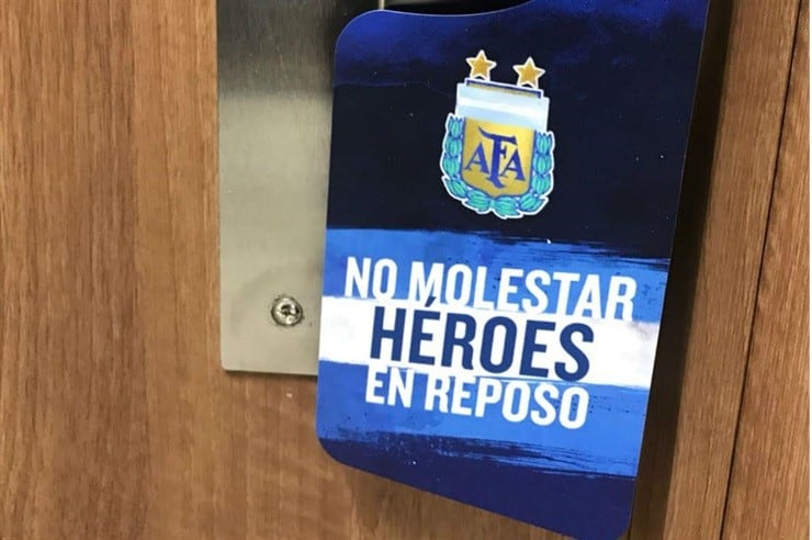 El adorno en las puertas de la concentración