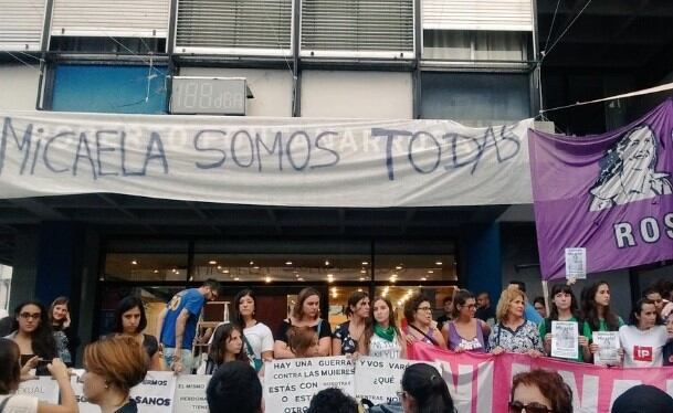 Masiva marcha pidiendo justicia por Micaela en Plaza Montenegro 2