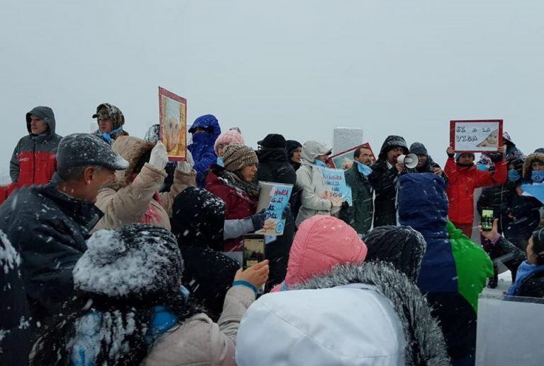 Los médicos también se unieron a favor de la vida y dijeron presentes en el cartel de Ushuaia