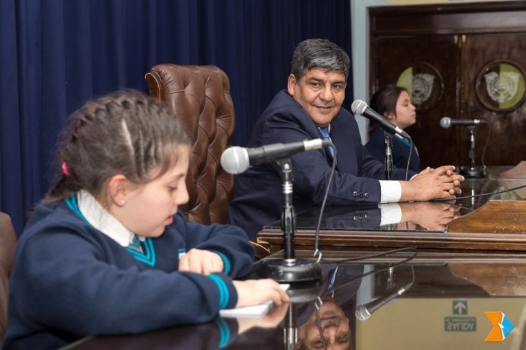 Alumnos visitan Legislatura