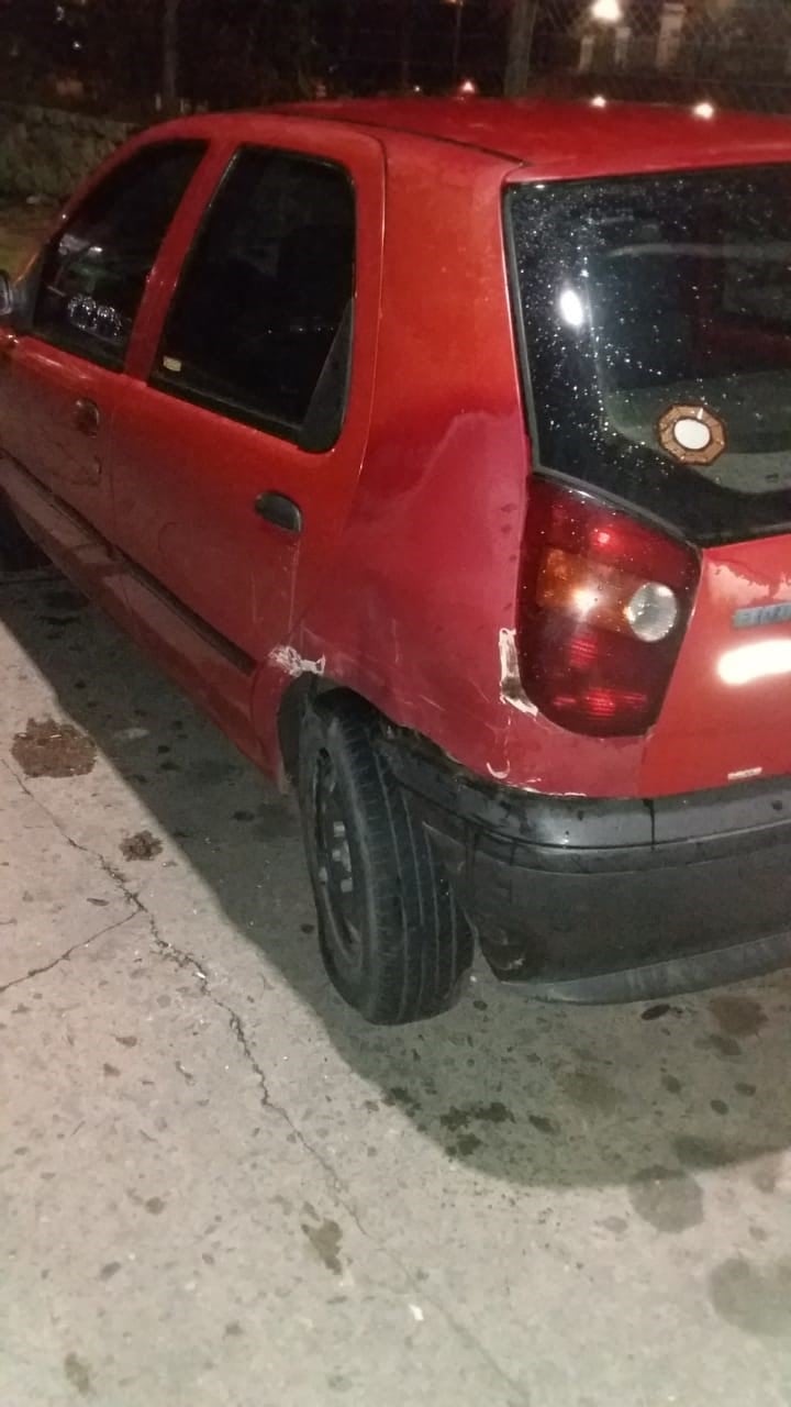 Fiat Palio que chocaron en la parte trasera, Alta Gracia.