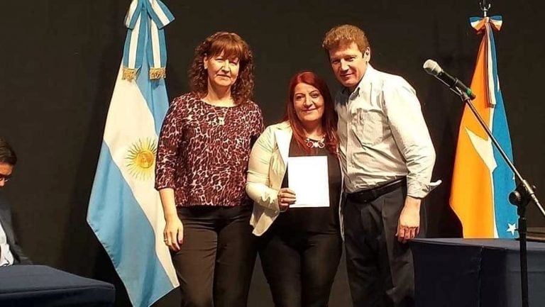 Vanina Ojeda Maldonado junto al Gobernador Melella y a la Vicegobernadora Urquiza