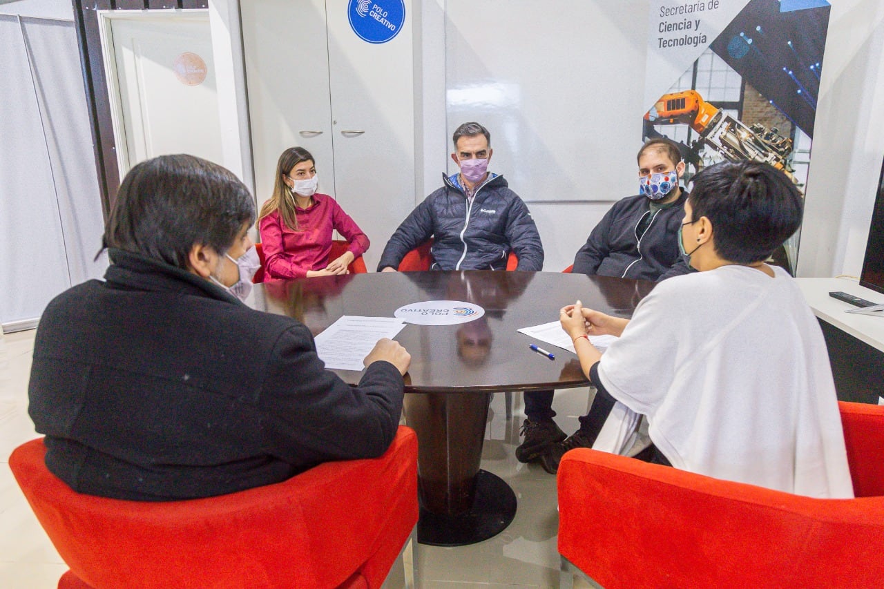 En la reunión estuvieron presentes Analía Cubino, Ricardo Bianciotto, Alejandra Man, Ariel Giamportone y Sergio Amaya.