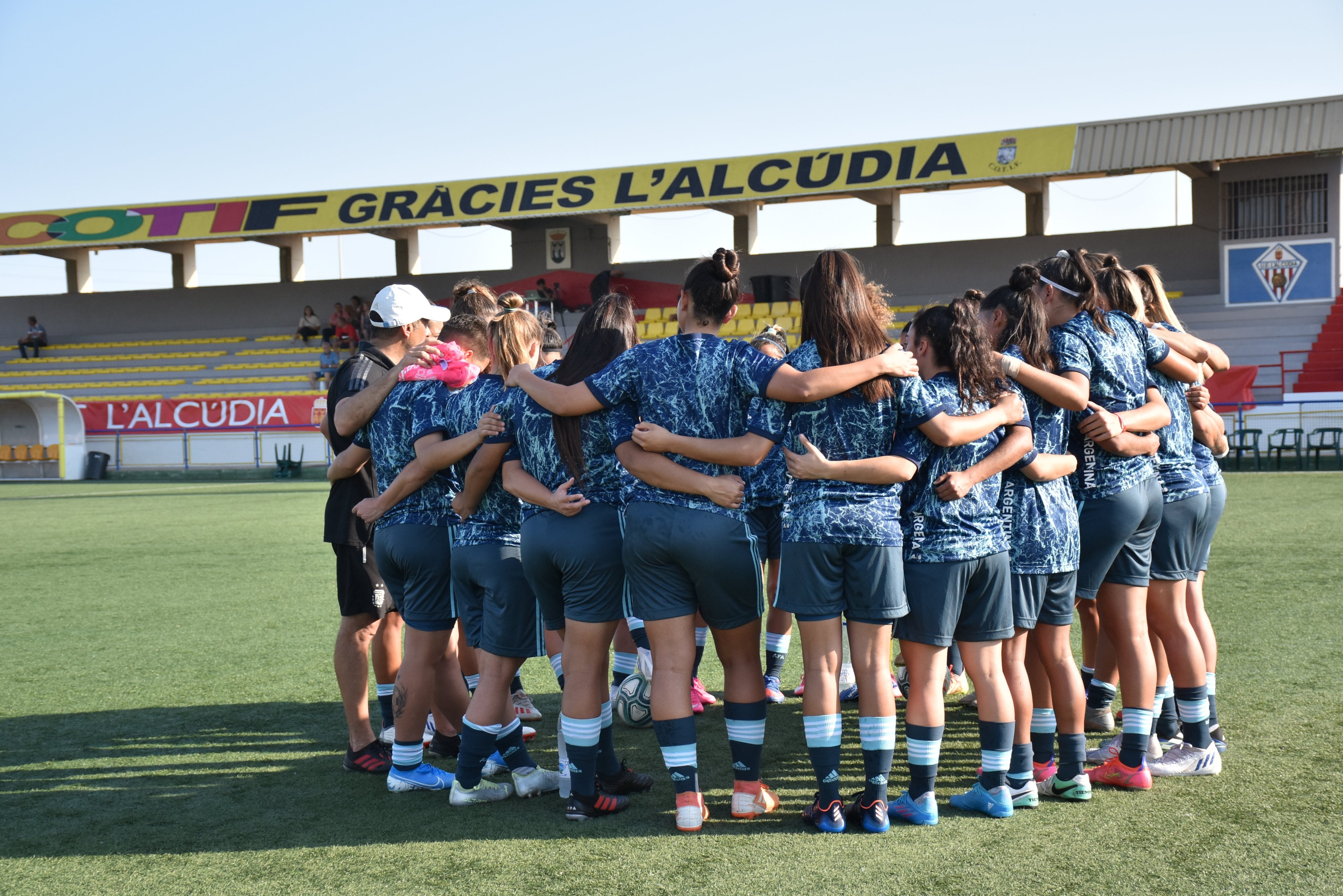 Selección Argentina Sub 20, con Roggerone y Nigito.