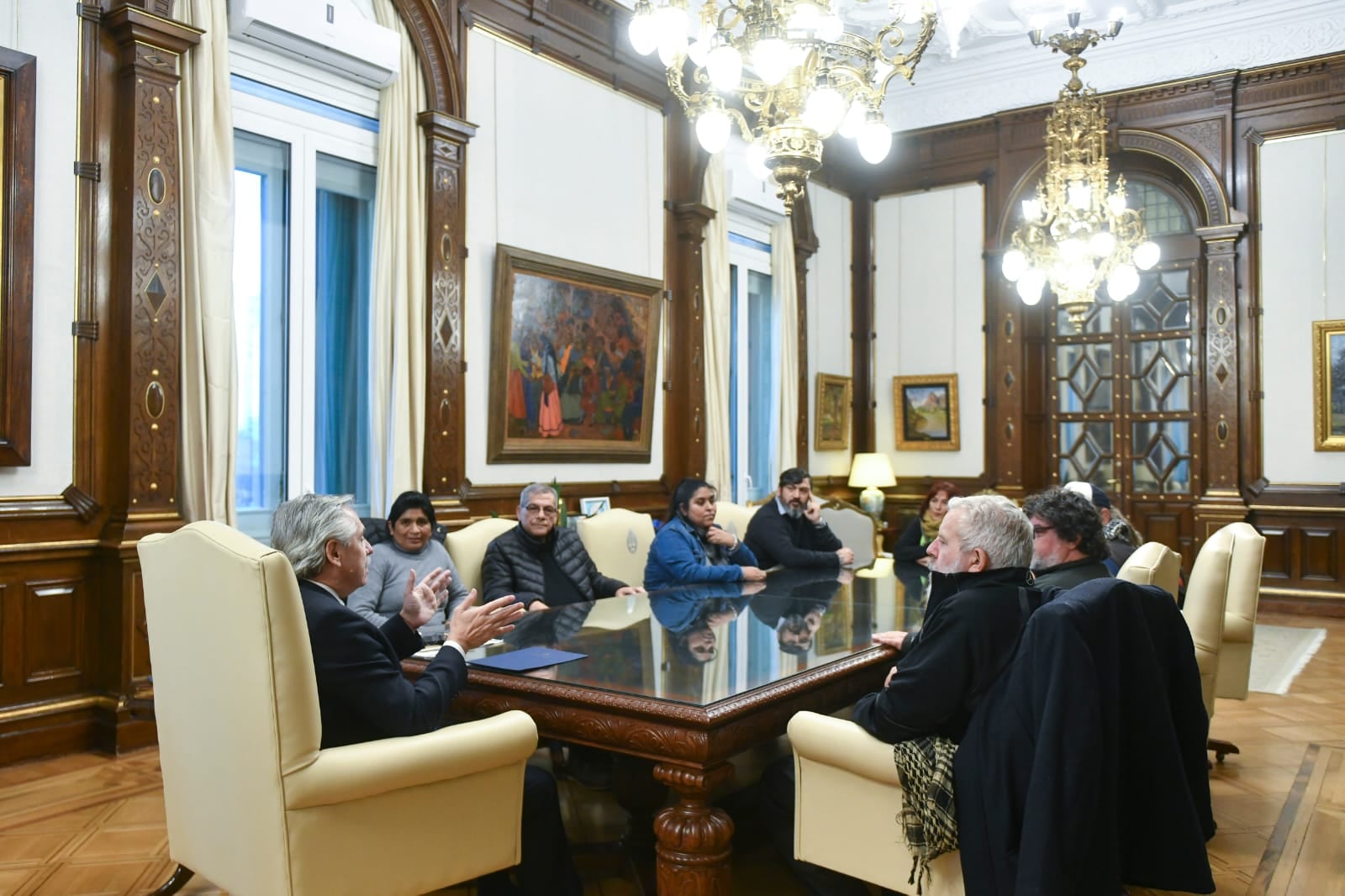 Convocatoria. Luego de la críticas de Juan Grabois, el presidente Alberto Fernández se reunió en la Casa Rosada con dirigentes piqueteros oficialistas.