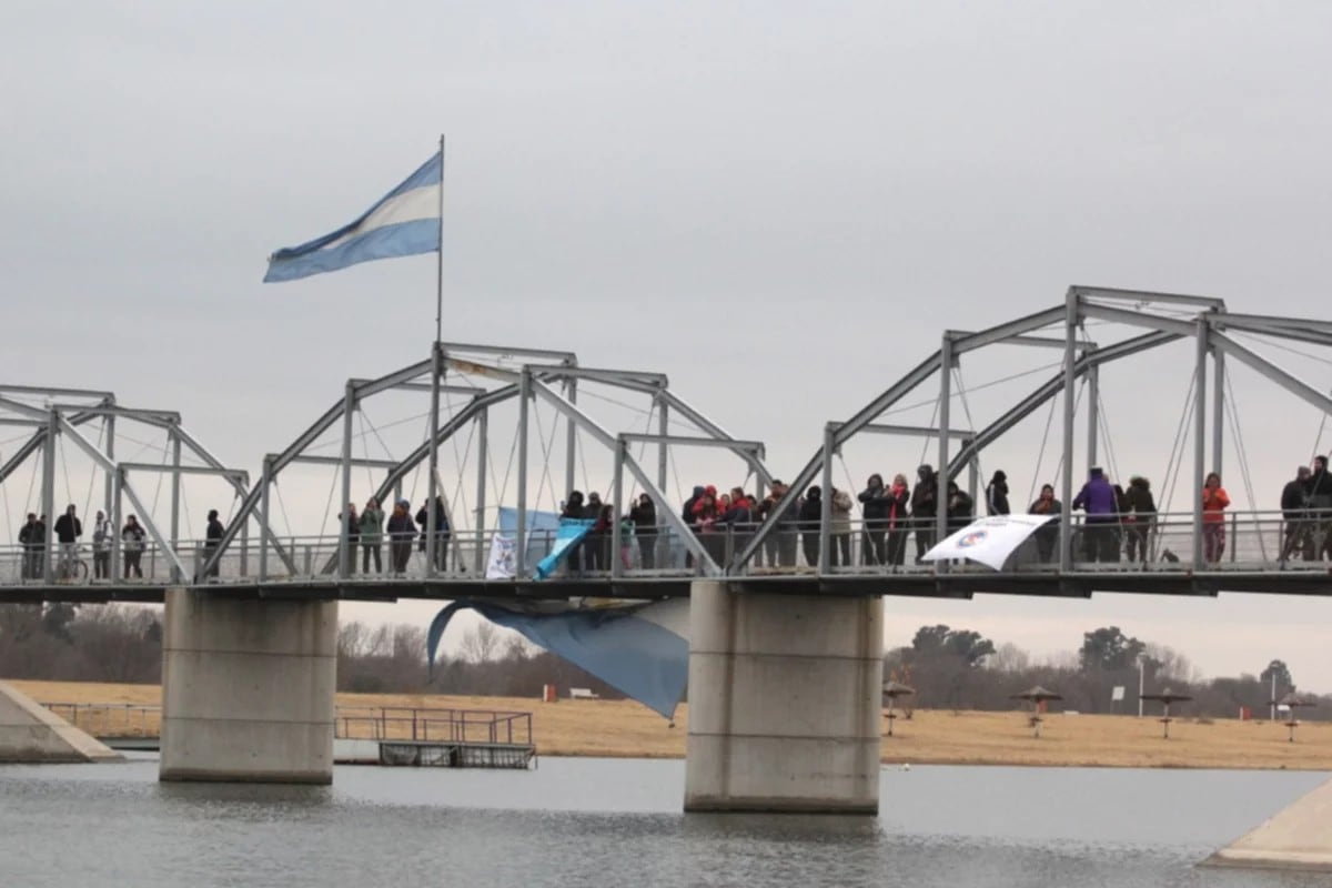 Carolina Sá, la cordobesa que nadó en homenaje a los héroes de Malvinas