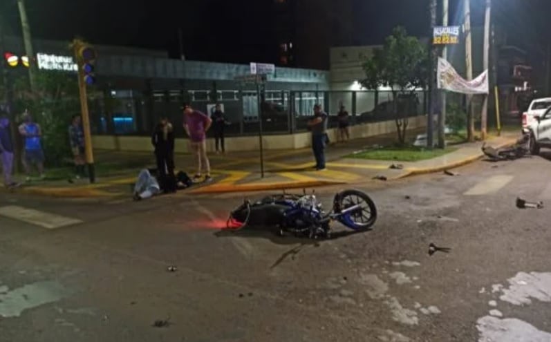 Accidente vial en Posadas: un motociclista herido.