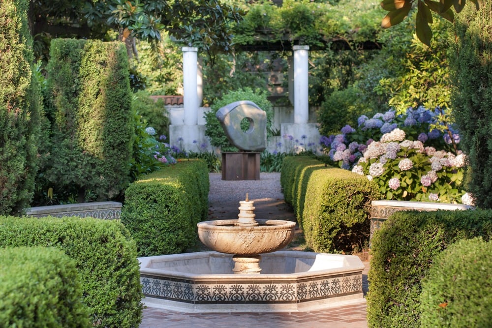 El jardín andaluz es el principal atractivo del Museo Larreta.