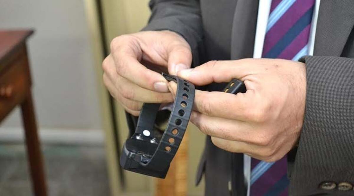 Admiten que no hay suficientes pulseras electrónicas ante las liberaciones por el coronavirus