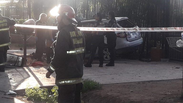 Cinco personas viajaban en la Surán que terminó estrellada contra un árbol.