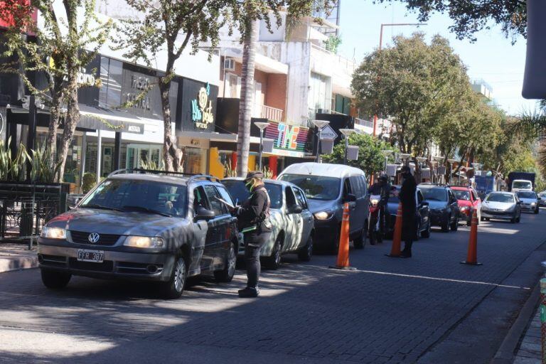 Controles vehiculares en distintos puntos de la ciudad desde el inicio del aislamiento.