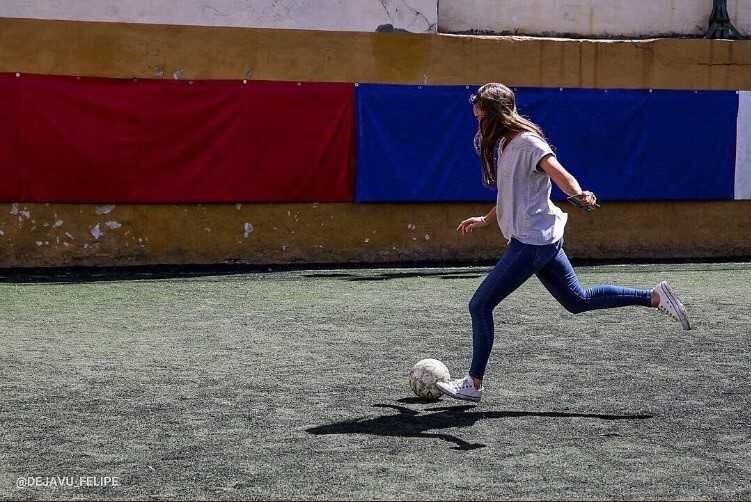 Maca Sánchez, jugadora de San Lorenzo de Almagro, bandera en la lucha por la igualdad de género en el fútbol argentino.