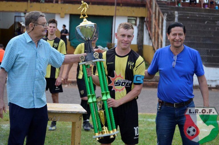 Atlético Campo Grande venció a Atlético Iguazú por la Liga Obereña de Fútbol.