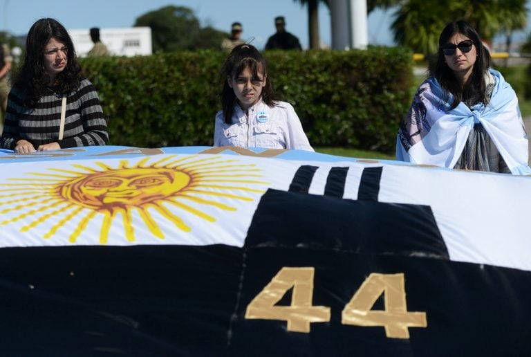 Familiares de los tripulantes del ARA San Juan (Foto: REUTERS/Marina Devo)