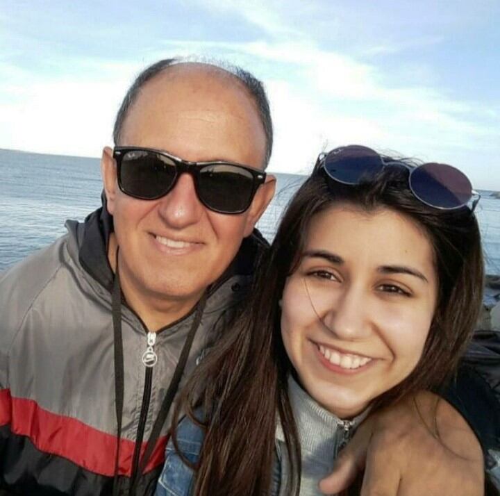 Camila Falcón junto a su papá, Daniel