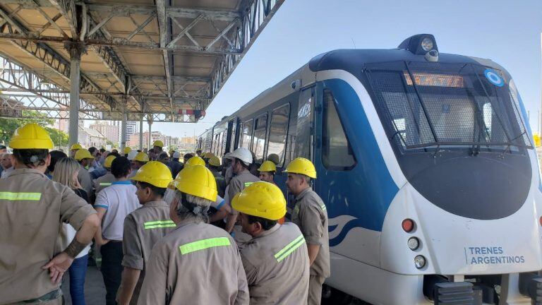 Se llevó a cabo este viernes "la prueba de vía" del Ferrourbano entre las estaciones de Alta Córdoba y Mitre.