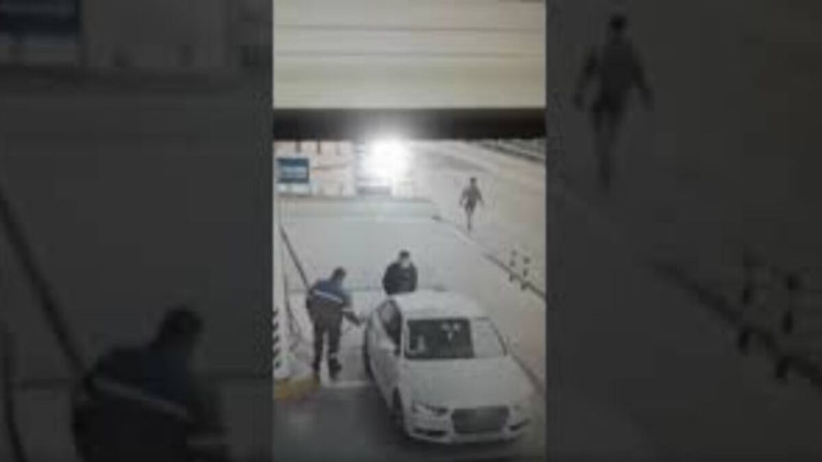 Cargó nafta en su auto de alta gama y huyó sin pagar