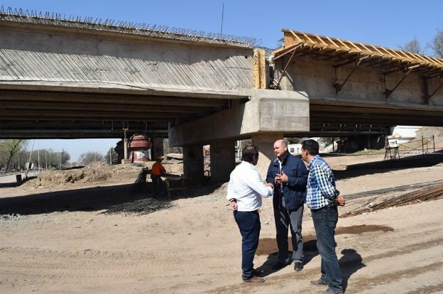 El puente de Río Cuarto registra un 60% de avance de obra.