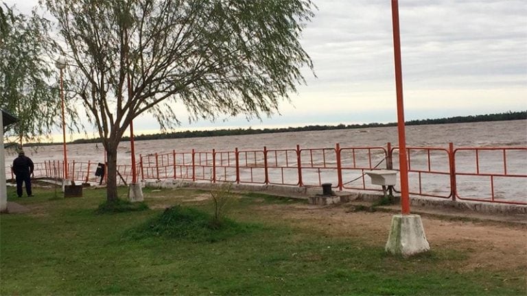 El camping municipal amaneció sin muelle.