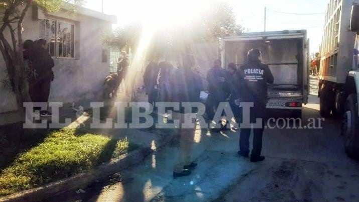 La Policía se dirigió a la casa de la mujer y trabajó en el lugar.