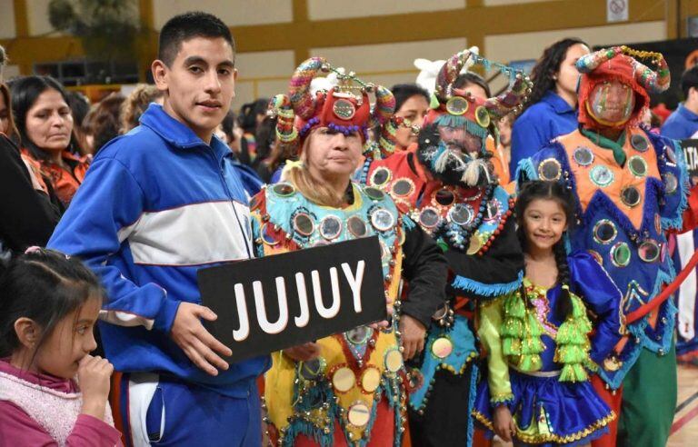 Muy colorida fue la ceremonia inaugural del torneo, en Palpalá.