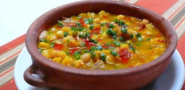 Cómo hacer salsa para locro: receta para seis personas.