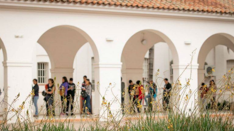 Inscripciones en la Escuela de Oficios de La UNC.