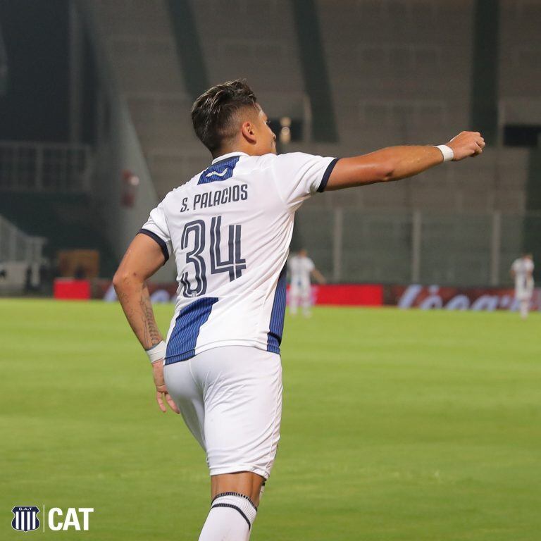 El gol de Sebastián Palacios ante Banfield en el Mario Kempes.