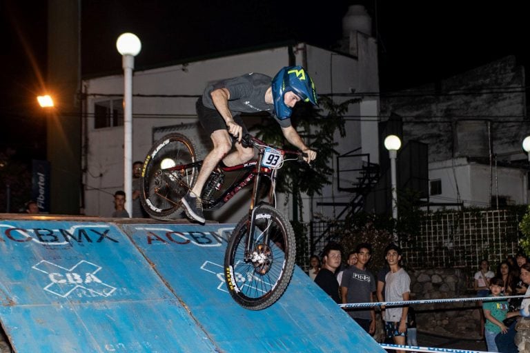 Noche de descenso en Río Ceballos