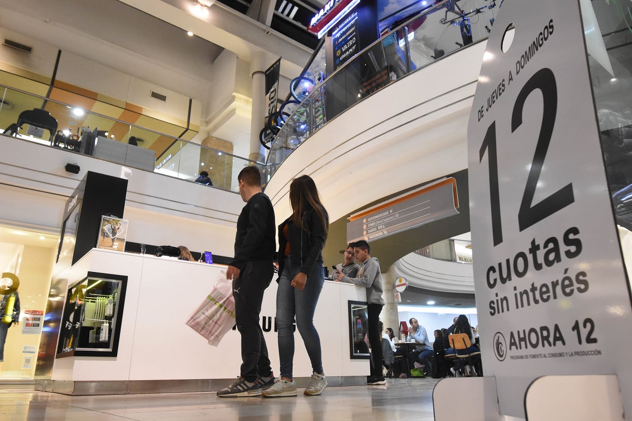 Las ventas de supermercados estarían cayendo por encima del 20%.