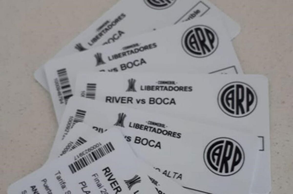Final de la Copa Libertadores: un hincha de River cambia su entrada por un trabajo