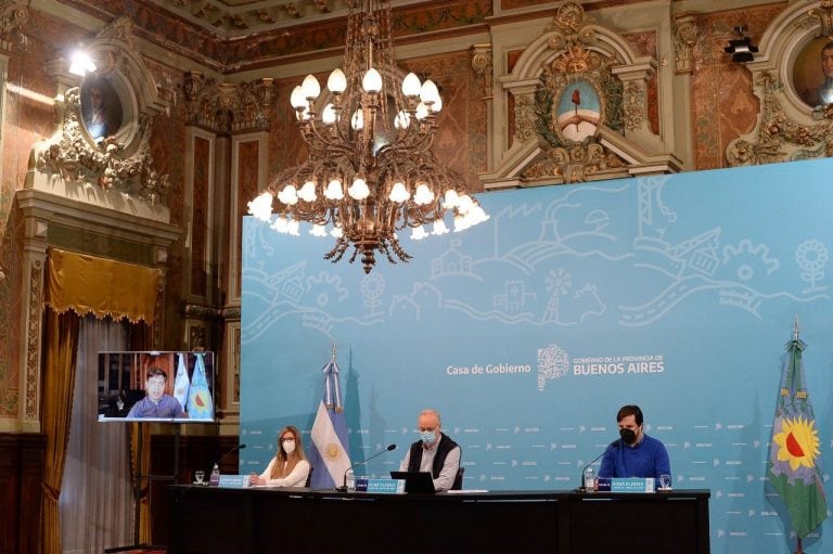 Kicillof anunció reapertura "gradual, condicionada e intermitente" de actividades en el conurbano (Foto: Clarín)