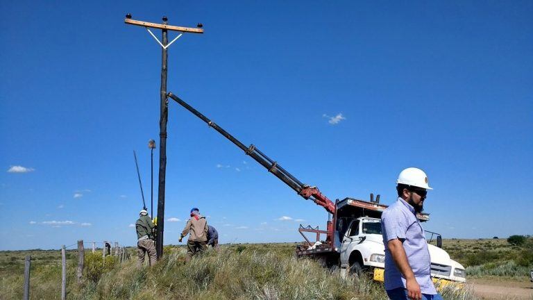 Se reemplazaron las columnas de madera por otras de hormigón (Proa SA)