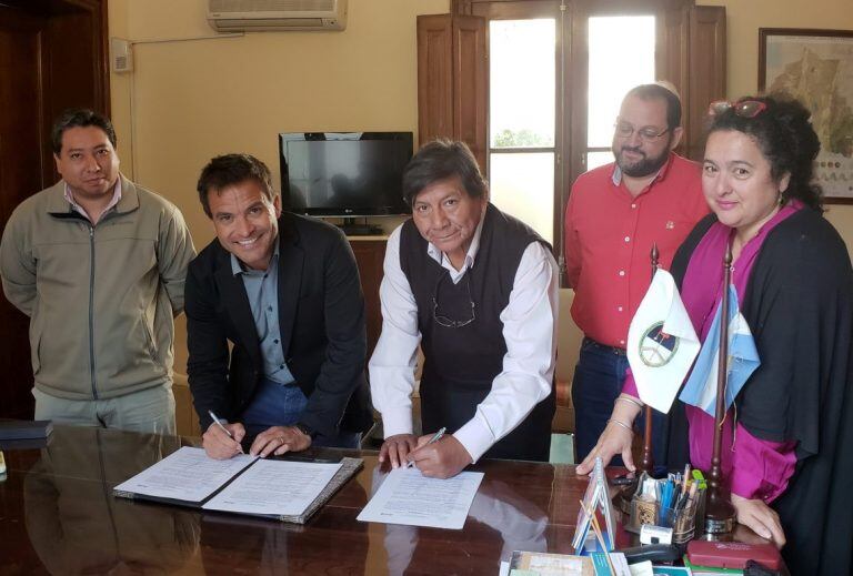 Con una inversión total de tres millones de pesos, se realizará mejoras en San Francisco de Alfarcito. En el contrato de obra firmado se estipula un plazo de ejecución de 300 días.