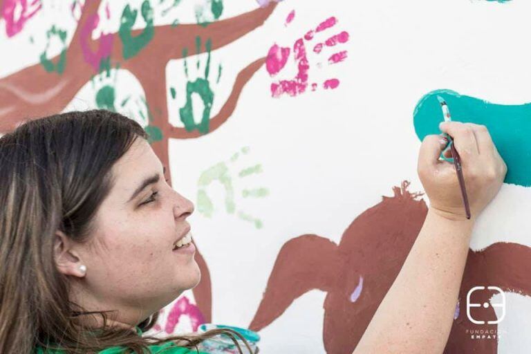 Fundación Empate y alumnos de cuarto año del Colegio Taborin realizaron un mural que abraza la inclusión.