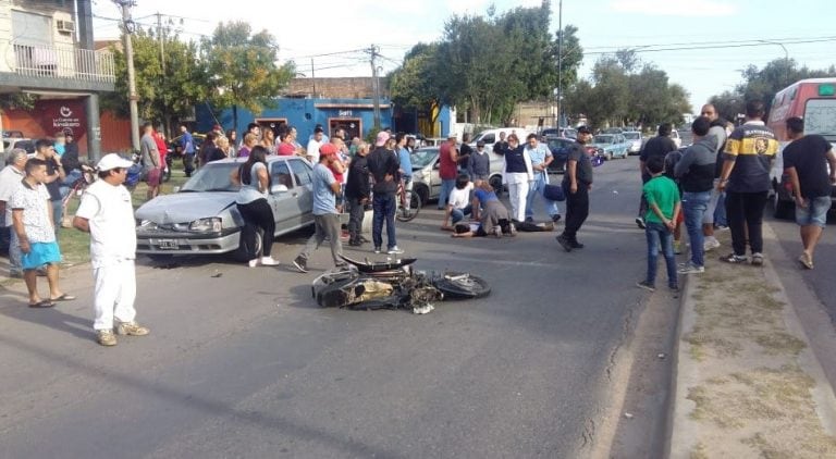 Falleció un motociclista al chocar contra un auto en zona sur