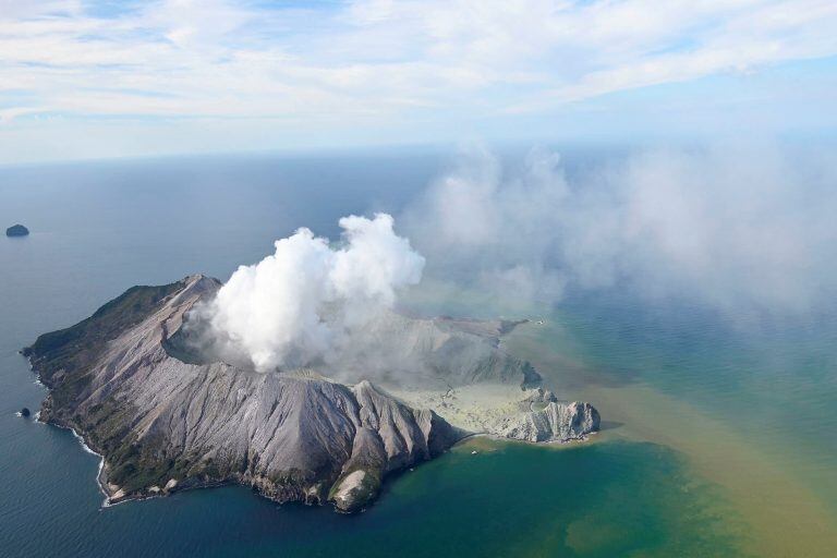 La policía no espera hallar más sobrevivientes tras la erupción del volcán Whakaari. (AP)