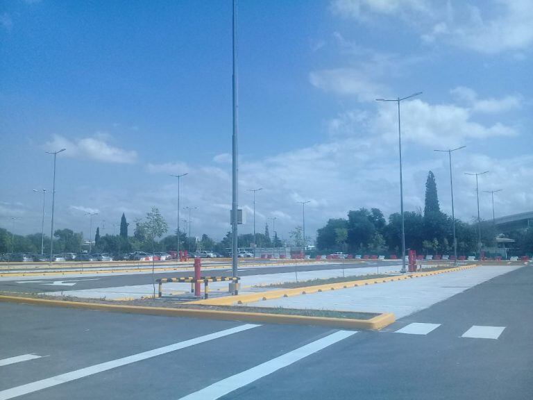 El Aeropuerto Ambrosio Taravella tiene 200 nuevos espacios para el estacionamiento. (Prensa Aeropuertos Argentina 2000)