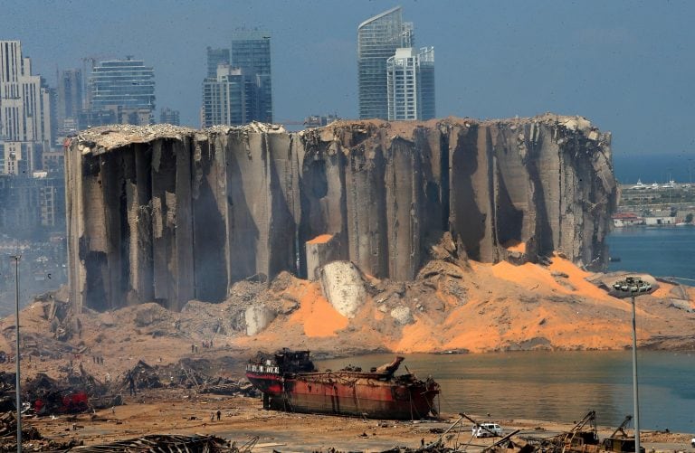 El silo del puerto, en Beirut (STR / AFP)