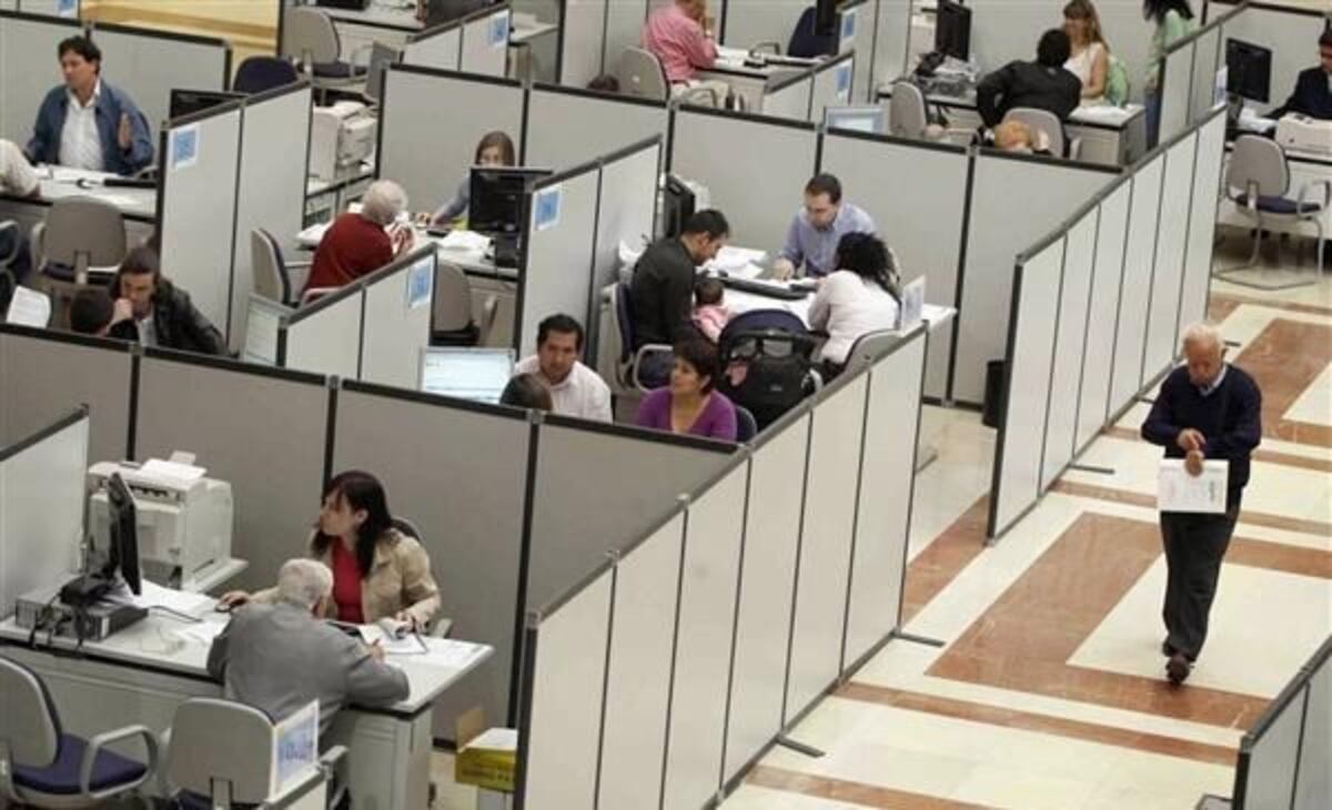 El Gobierno habilitó el pase de siete mil contratados al Estado